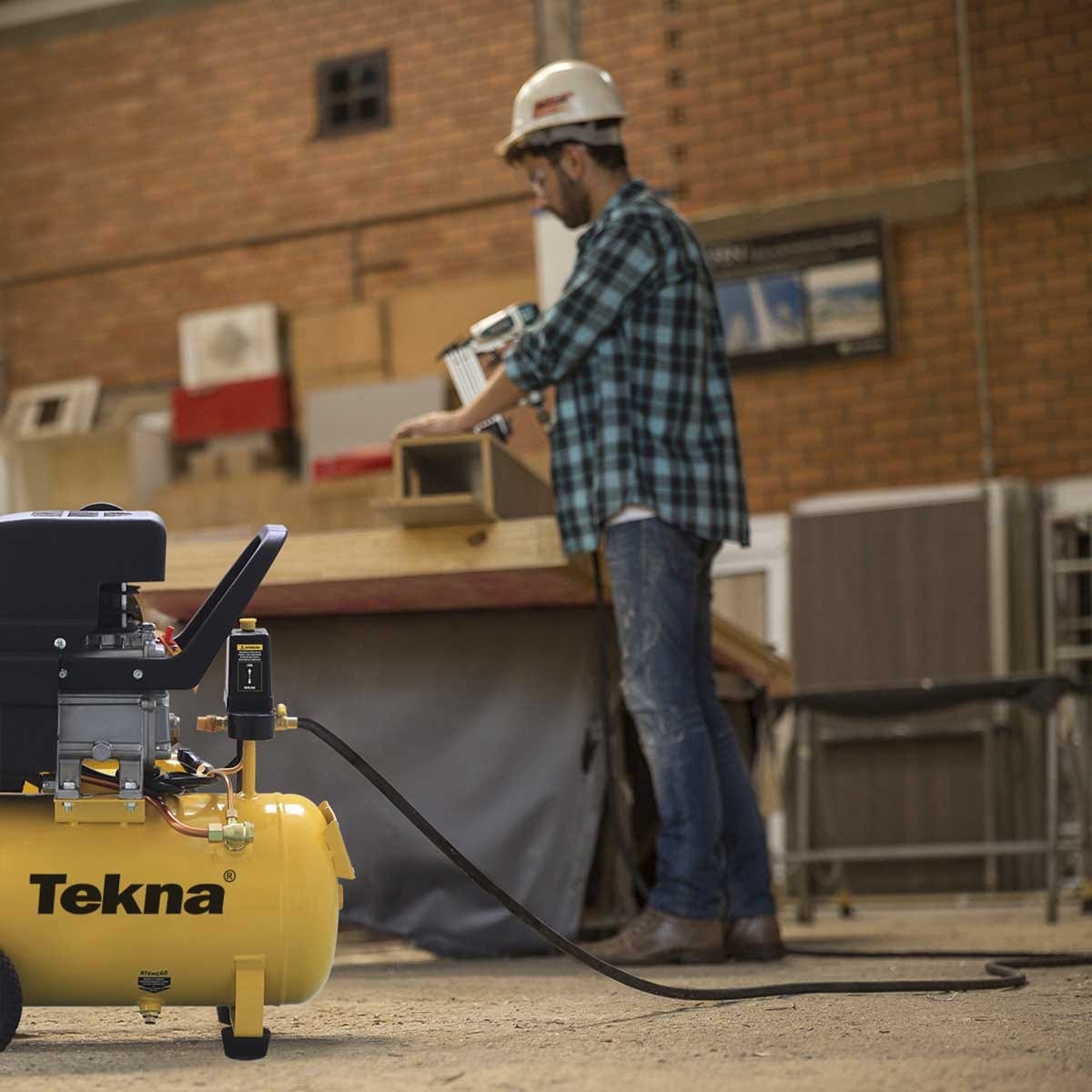 COMPRESSOR DE AR CP8525-2C 220V 60HZ 24L 2,5HP TEKNA - Imagem 3