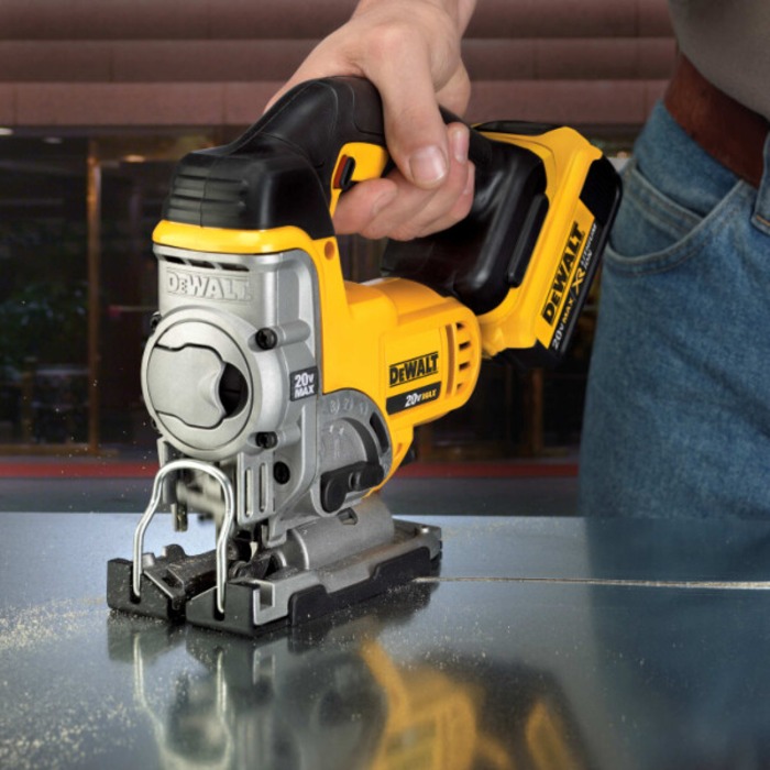 SERRA TICO 20V LI-ION (SEM/BATERIA/SEM CARREGADOR) DEWALT DCS331-B3 - Imagem 2